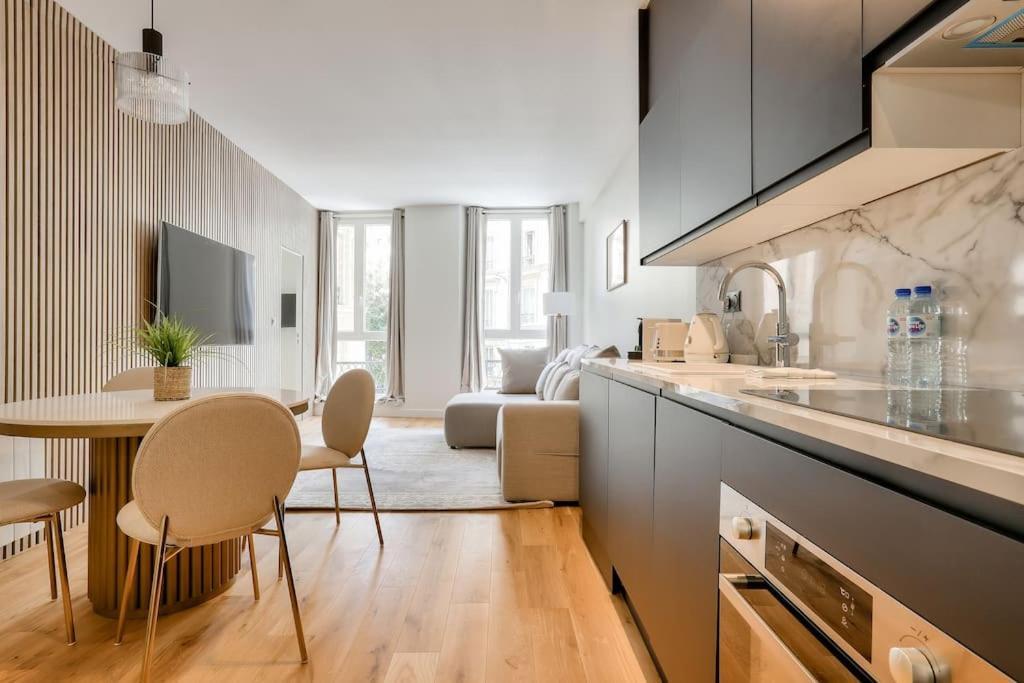 Ferienwohnung L'Elegance A La Parisienne Exterior foto