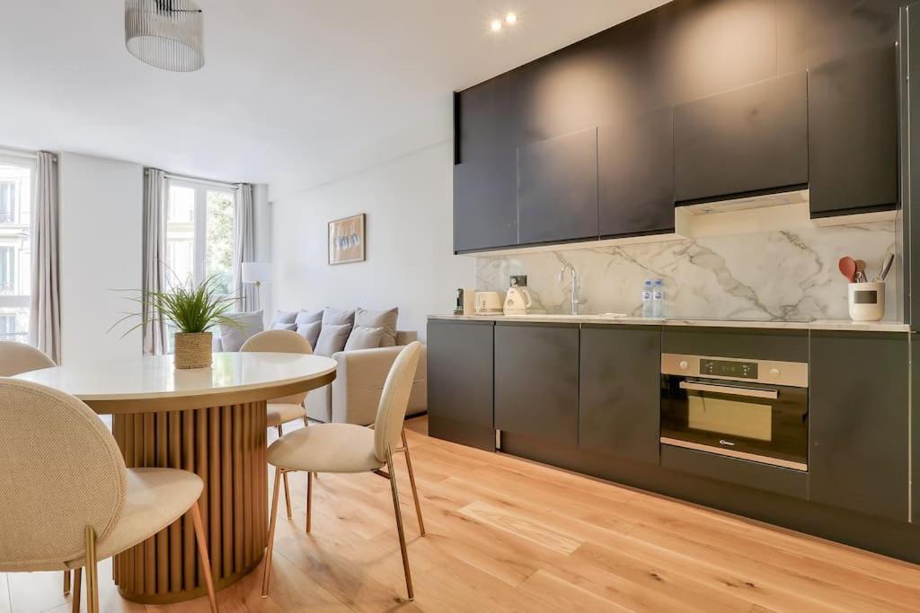 Ferienwohnung L'Elegance A La Parisienne Exterior foto